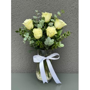 PAŞABAHÇE VAZODA 5 BEYAZ GÜL